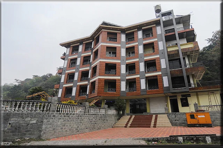 Hotel Surbhi Hill Resort